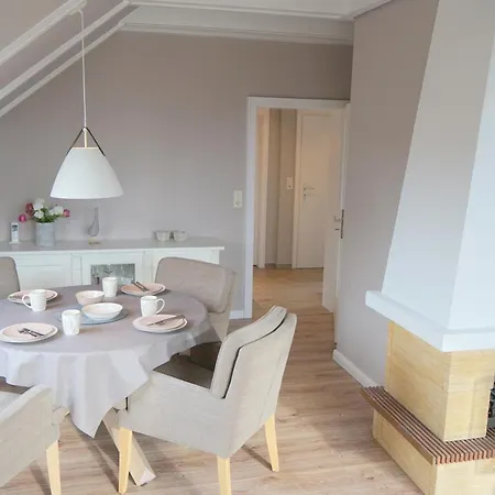 Haus Ruh Di Ut Luv アパート